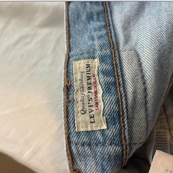 Levi’s shorts - Picture 3 of 3